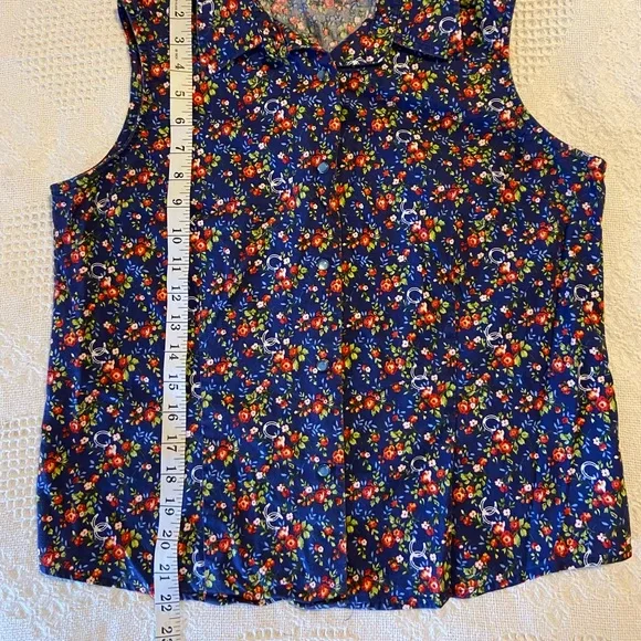 Top - Picture 4 of 10